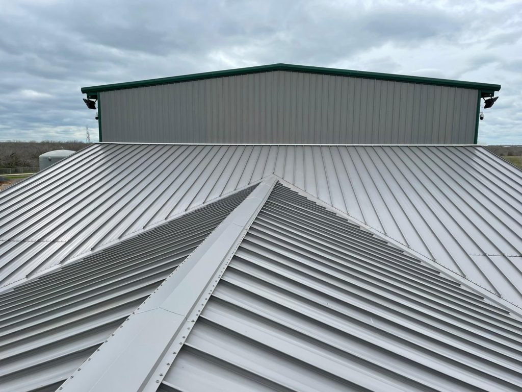 roofing contractor, residential roofing. Commercial roofing, roof installation, roof replacement, roof repair, emergency roof repair, metal roofing, shingle roofing, TPO, flat roofing, roofing, roof leak repair, shingle removal, metal panel installation